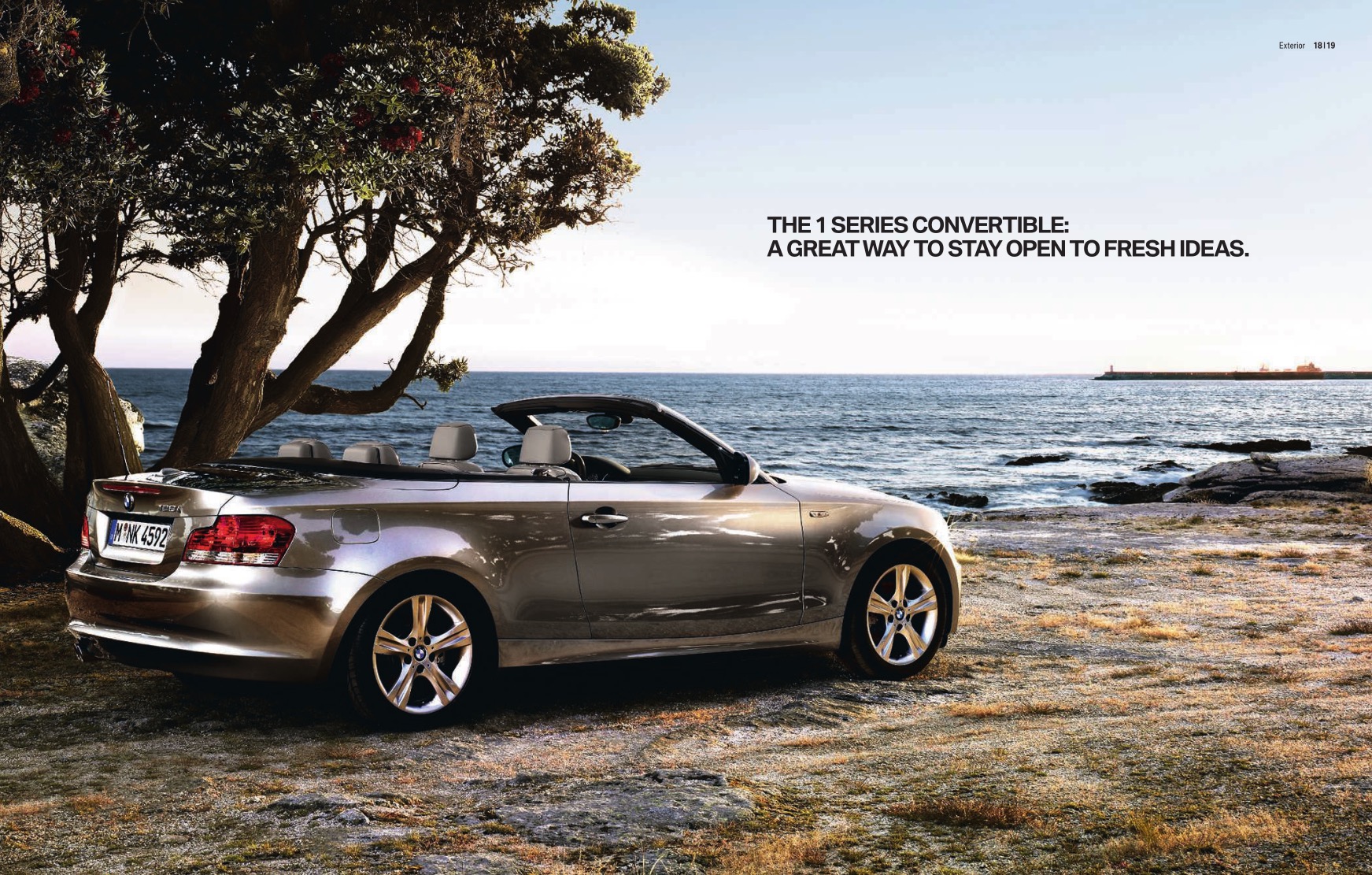 2011 BMW 1-Series Convertible Brochure Page 24